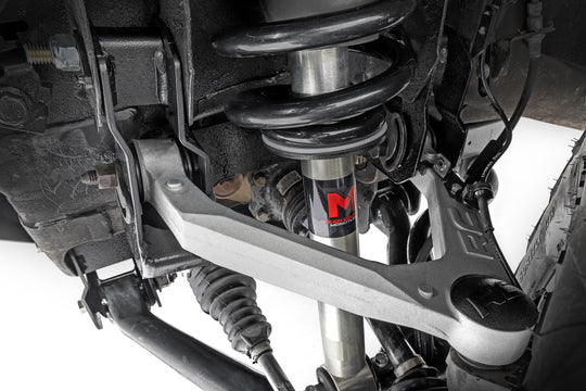 11640 7 Inch Stamped Steel LCA Lift Kit - Forged UCA - Bracket - M1 Struts/M1 - Chevy/GMC 1500 (16-18) Rough Country Canada