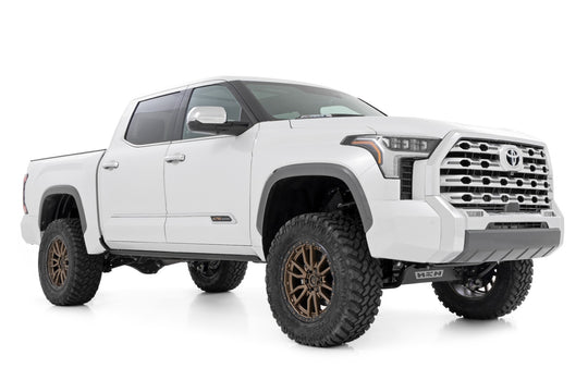 71800 6 Inch Lift Kit - OE Air Ride - Toyota Tundra 2WD/4WD (2022-2023) Rough Country Canada