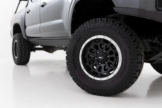 PSR652110 Power Running Boards - Lighted - Double Cab - Toyota Tacoma (05-23) Rough Country Canada