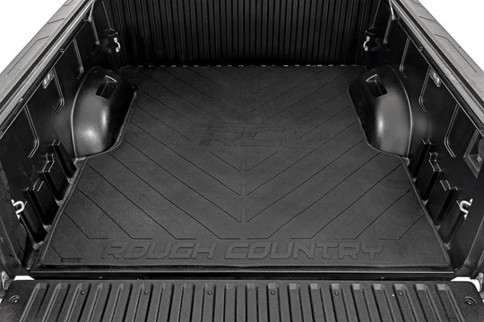 RCM689 Bed Mat - 5'7" Bed - RC Logo - Toyota Tundra 2WD/4WD (2022-2023) Rough Country Canada