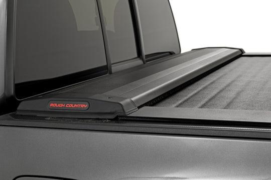 46416501 Retractable Bed Cover - 5' Bed - Double Cab - Toyota Tacoma (16-23) Rough Country Canada