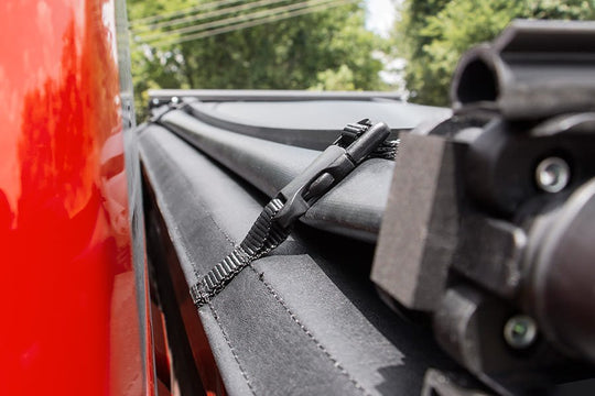 RC44705501 Bed Cover - Tri Fold - Soft - 5' Bed - Toyota Tacoma 2WD/4WD (05-15) Rough Country Canada