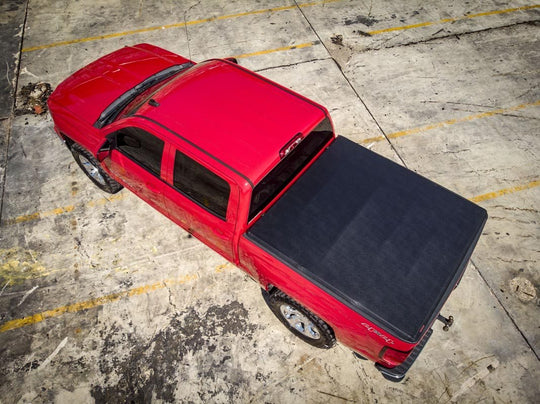 RC44214550 Bed Cover - Tri Fold - Soft - 5'9" Bed - Chevy/GMC 1500 (14-18) Rough Country Canada