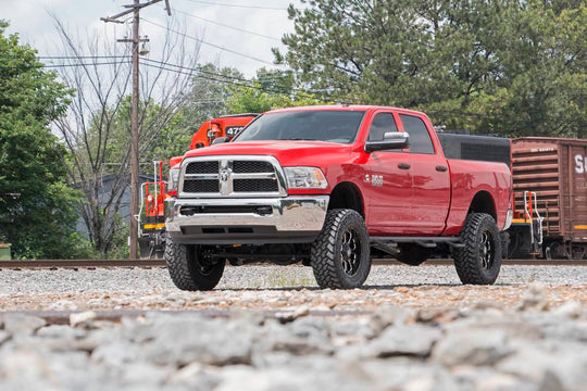 35720 5 Inch Lift Kit - FR Spacer - Radius Arm Drop - Ram 2500 4WD (14-18) Rough Country Canada