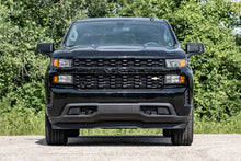 Load image into Gallery viewer, RC0504 Lowering Shackles - 1-1.5 Inch - Chevy/GMC 1500 (19-23) Rough Country Canada