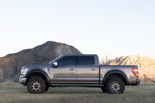 F-F20911A-YZ Pocket Fender Flares - YZ Oxford White - Ford F-150 2WD/4WD (21-23) Rough Country Canada