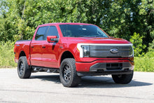 Charger l'image dans la galerie, 40900 3 Inch Lift Kit - Forged UCA - Ford F-150 Lightning 4WD (2022) Rough Country Canada