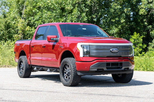 40900 3 Inch Lift Kit - Forged UCA - Ford F-150 Lightning 4WD (2022) Rough Country Canada