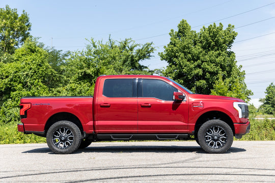 40900 3 Inch Lift Kit - Forged UCA - Ford F-150 Lightning 4WD (2022) Rough Country Canada