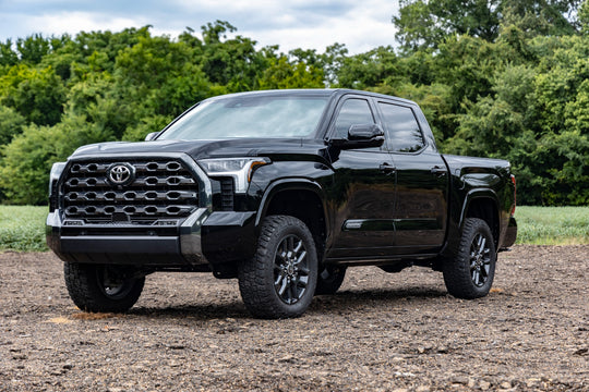 71300 3.5 Inch Lift Kit - Rear Air Ride - Toyota Tundra 4WD (2022-2023) Rough Country Canada
