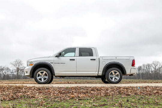 F-D10911B-GW7 Traditional Pocket Fender Flares - Both Bumpers - GW7 White - Ram 1500 2WD/4WD 09-18 White Rough Country Canada