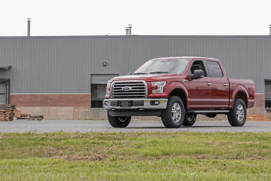 501074 2 Inch Leveling Kit - Loaded Strut - Ford F-150 2WD (2014-2023) Rough Country Canada