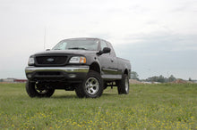 Charger l'image dans la galerie, 476.20 5 Inch Lift Kit - Ford F-150 4WD (1997-2003) Rough Country Canada
