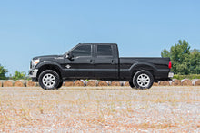 Load image into Gallery viewer, 514 2 Inch Leveling Kit - Ford Super Duty 4WD (2005-2022) Rough Country Canada