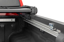 Load image into Gallery viewer, RC44805522 Bed Cover - Tri Fold - Soft - 5' Bed - Nissan Frontier (22-23) Rough Country Canada