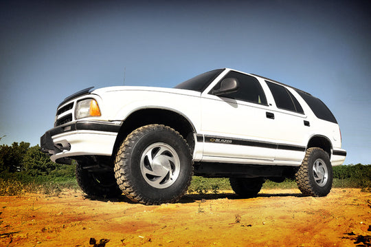 24230 2.5 Inch Lift Kit - Chevy/GMC S10 Blazer/S10 Truck/S15 Jimmy/Sonoma 4WD Rough Country Canada