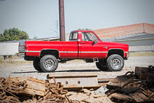 Charger l'image dans la galerie, 19730 4 Inch Lift Kit - 56 Inch Rear Springs - Chevy/GMC C20/K20 C25/K25 Truck (73-76) Rough Country Canada