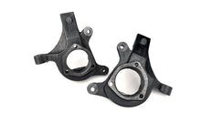 Load image into Gallery viewer, 7501 3 Inch Lift Knuckles - Chevy/GMC 1500 2WD (99-06 &amp; Classic) Rough Country Canada