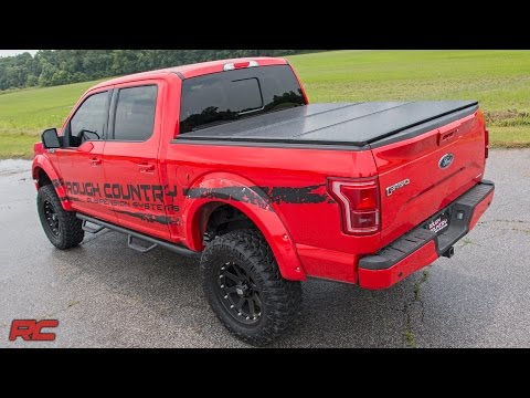 45716501A Hard Folding Bed Cover - 5 Ft Bed - Toyota Tacoma 2WD/4WD (16-23) Rough Country Canada