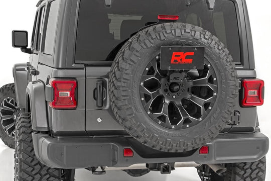 10534 License Plate Relocation Bracket - Jeep Wrangler 4xe (21-23)/Wrangler JL (18-23) Rough Country Canada