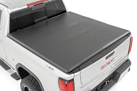 RC44308650 Bed Cover - Tri Fold - Soft - 6'7" Bed - Chevy/GMC 1500 (19-23) Rough Country Canada