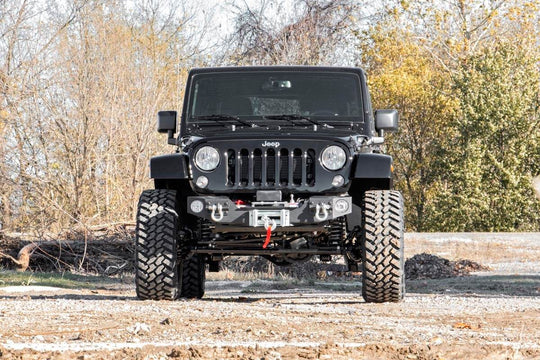 1062 Front Hybrid Stubby Bumper - Fog Mounts - Jeep Wrangler JK (07-18) Rough Country Canada