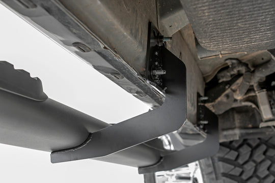 21004 Oval Nerf Step - Crew Cab - Black - Ram 1500 (19-23)/1500 TRX (21-23) Rough Country Canada