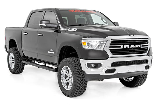 21004 Oval Nerf Step - Crew Cab - Black - Ram 1500 (19-23)/1500 TRX (21-23) Rough Country Canada