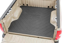 Charger l'image dans la galerie, RCM681 Bed Mat - 5.5" Bed - RC Logo - Toyota Tundra 2WD/4WD (2007-2021) Rough Country Canada