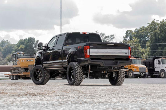 51230 6 Inch Lift Kit - R/A - OVLDS - Ford Super Duty 4WD (2017-2022) Rough Country Canada