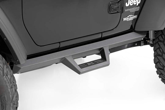 90761 Contoured Drop Steps - 2 Door - Jeep Wrangler JL 4WD (2018-2023) Rough Country Canada
