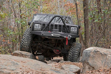 Charger l'image dans la galerie, 10570 Front Winch Bumper - Jeep Cherokee XJ 2WD/4WD (1984-2001) Rough Country Canada