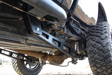 Charger l'image dans la galerie, 51005 Tracktion Bar Kit - 0-3 Inch Lift - Ford Super Duty 4WD (2008-2016) Rough Country Canada