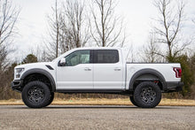 Charger l'image dans la galerie, 51800 4.5 Inch Lift Kit - Ford Raptor 4WD (2019-2020) Rough Country Canada