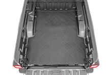 Charger l'image dans la galerie, RCM687 Bed Mat - RC Logo - Jeep Gladiator JT 4WD (2020-2022) Rough Country Canada