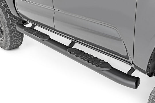 21008 Oval Nerf Step - Double Cab - Black - Toyota Tacoma 2WD/4WD (05-23) Rough Country Canada