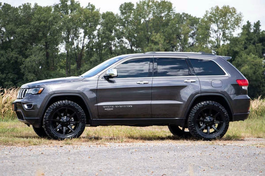 91130 2.5 Inch Lift Kit - N3 Struts - Jeep Grand Cherokee 4WD (2011-2015) Rough Country Canada