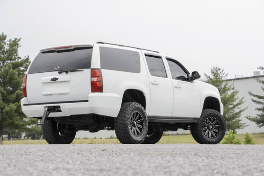 28700A 7 Inch Lift Kit - Chevy/GMC SUV 1500 2WD/4WD (2007-2014) Rough Country Canada