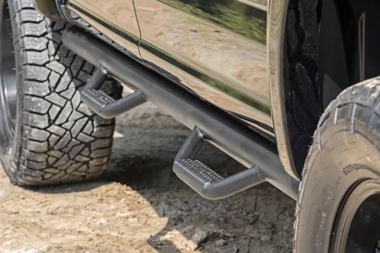 RCF1596CC Nerf Steps - Full Length - Crew - 5.5 Ft Bed - Ford F-150 (15-23)/Super Duty (17-23) Rough Country Canada