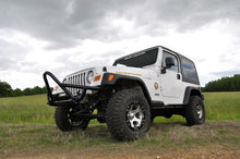 Charger l'image dans la galerie, 61220 2.5 Inch Lift Kit - X-Series - Jeep Wrangler TJ 4WD (1997-2006) Rough Country Canada