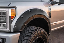 Charger l'image dans la galerie, A-F21112-UX Defender Pocket Fender Flares - Silver - Ford Super Duty (17-22) Rough Country Canada