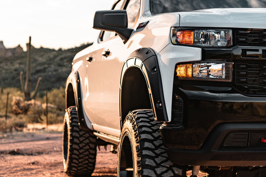 A-C12211 Defender Pocket Fender Flares - Chevy Silverado 1500 2WD/4WD (19-23) Rough Country Canada