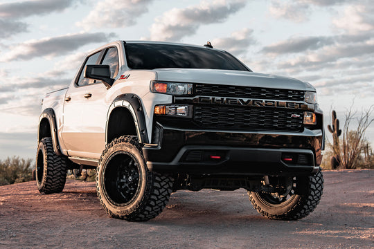 A-C12211-GBA Defender Pocket Fender Flares - Chevy Silverado 1500 2WD/4WD (19-23) Rough Country Canada