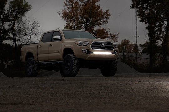 70621 LED Light - Lower Grille Mnt - 30" Chrome Single Row - Toyota Tacoma (16-23) Rough Country Canada