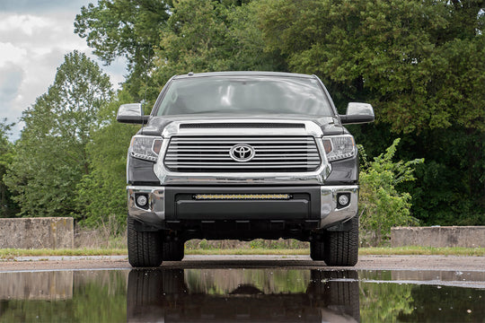 70656 LED Light - Bumper Mount - 30" Chrome Single Row - Toyota Tundra (14-21) Rough Country Canada