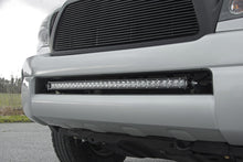 Charger l'image dans la galerie, 70542 LED Light Mount - Lower Grill - 30" - Toyota Tacoma 2WD/4WD (05-15) Rough Country Canada
