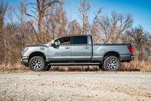 Charger l'image dans la galerie, 868 2 Inch Lift Kit - Nissan Titan XD 2WD/4WD (2016-2023) Rough Country Canada