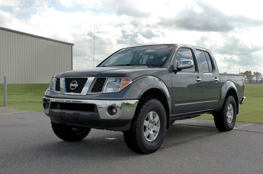 865RED 2.5 Inch Leveling Kit - Red Spacers - Nissan Frontier (05-23)/Xterra (05-15) Rough Country Canada