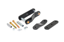 Load image into Gallery viewer, 866 Lift Shackles - Rear - 1.5 Inch - Nissan Frontier (05-23)/Xterra (05-15) Rough Country Canada
