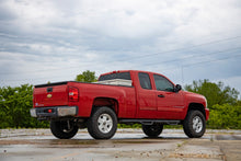 Charger l'image dans la galerie, 10830 5 Inch Lift Kit - Chevy Silverado &amp; GMC Sierra 1500 2WD (2007-2013) Rough Country Canada